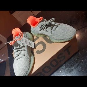YEEZY BOOST SAGE | Size 5Y
